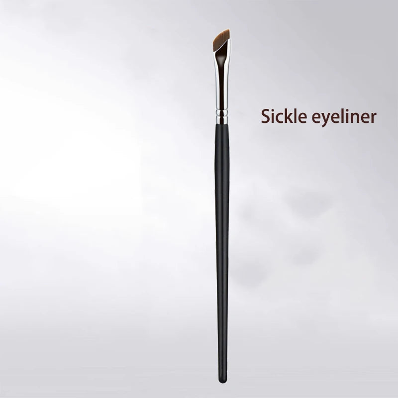 Pinceau Eyeliner Faucille MAANGE – Trait Précis & Regard Intense