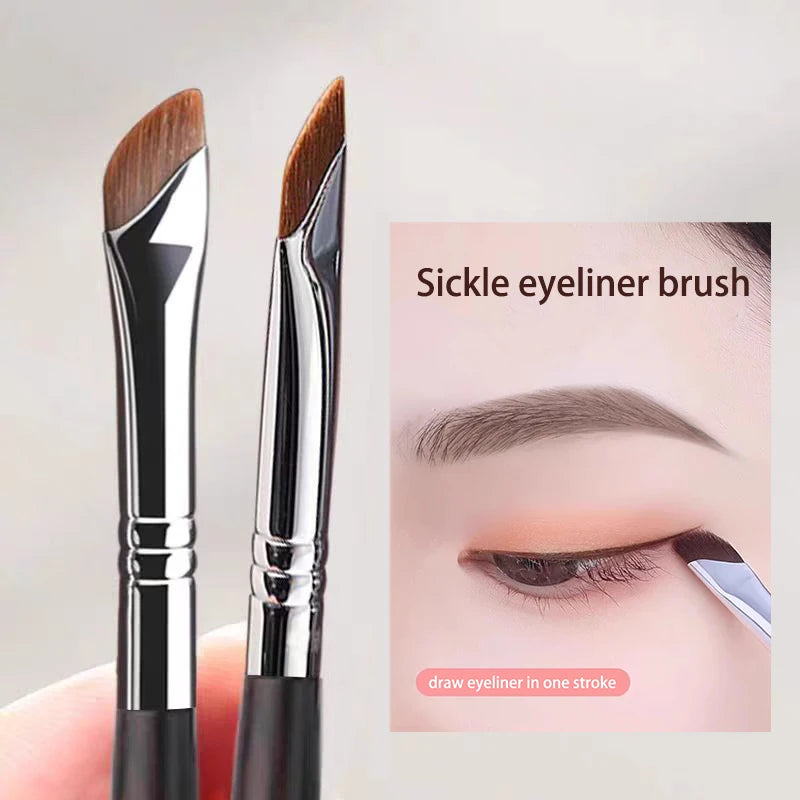 Pinceau Eyeliner Faucille MAANGE – Trait Précis & Regard Intense